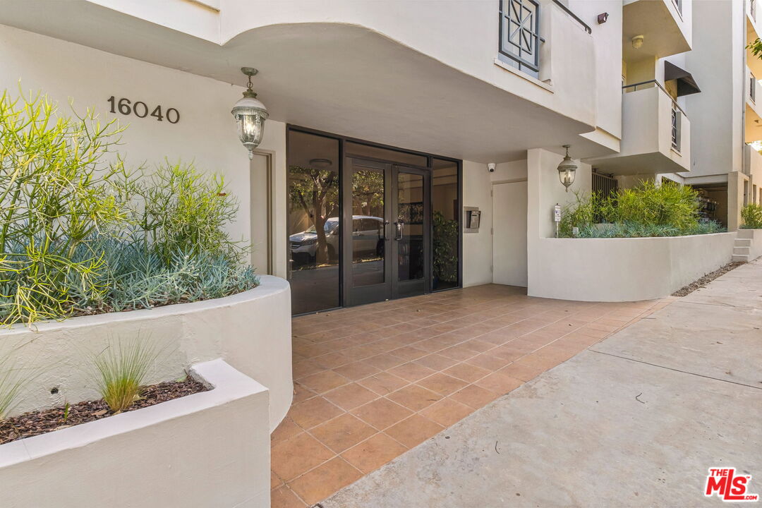 16040 W SUNSET Unit: 307