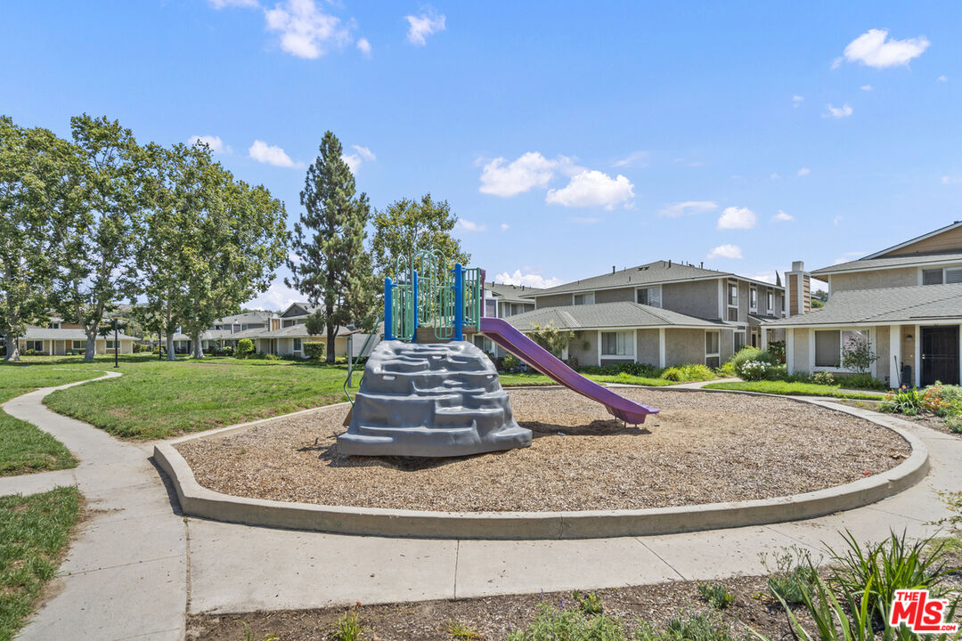 576 Spring Rd Unit: 70