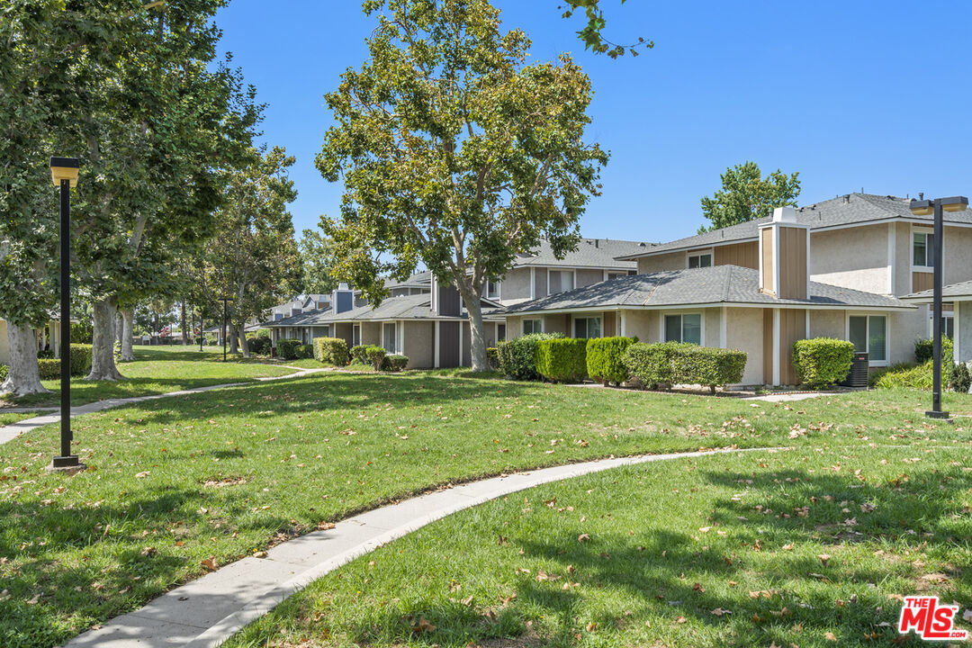 576 Spring Rd Unit: 70