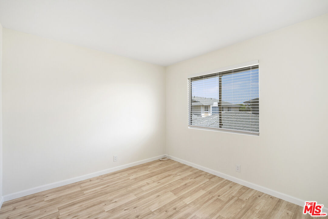 576 Spring Rd Unit: 70