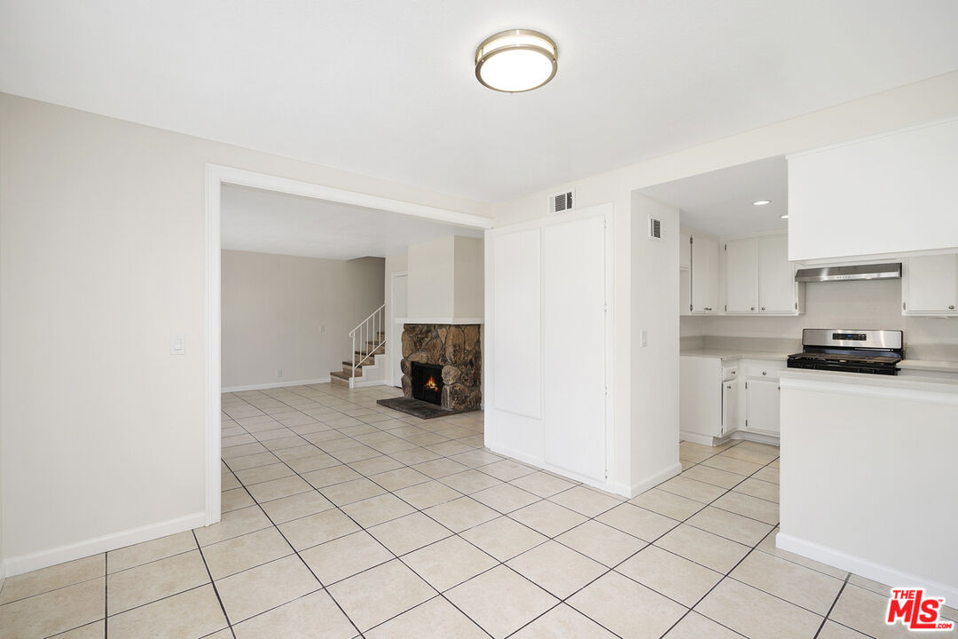 576 Spring Rd Unit: 70