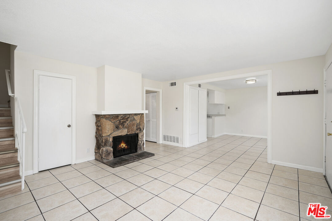 576 Spring Rd Unit: 70