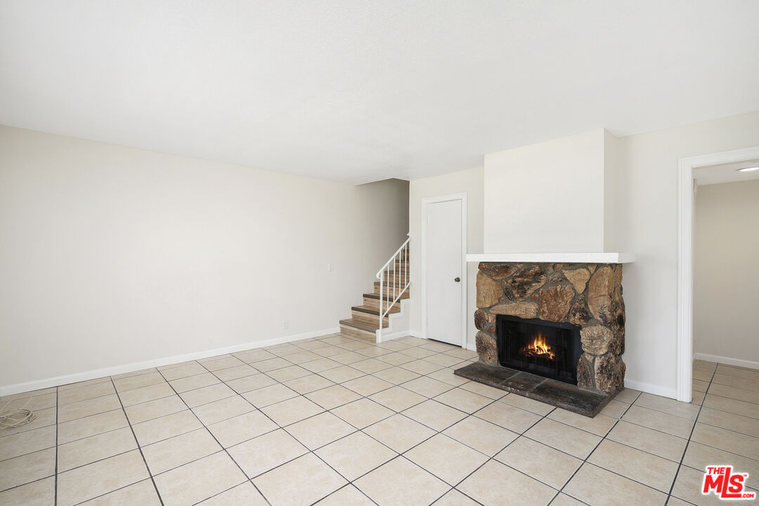 576 Spring Rd Unit: 70