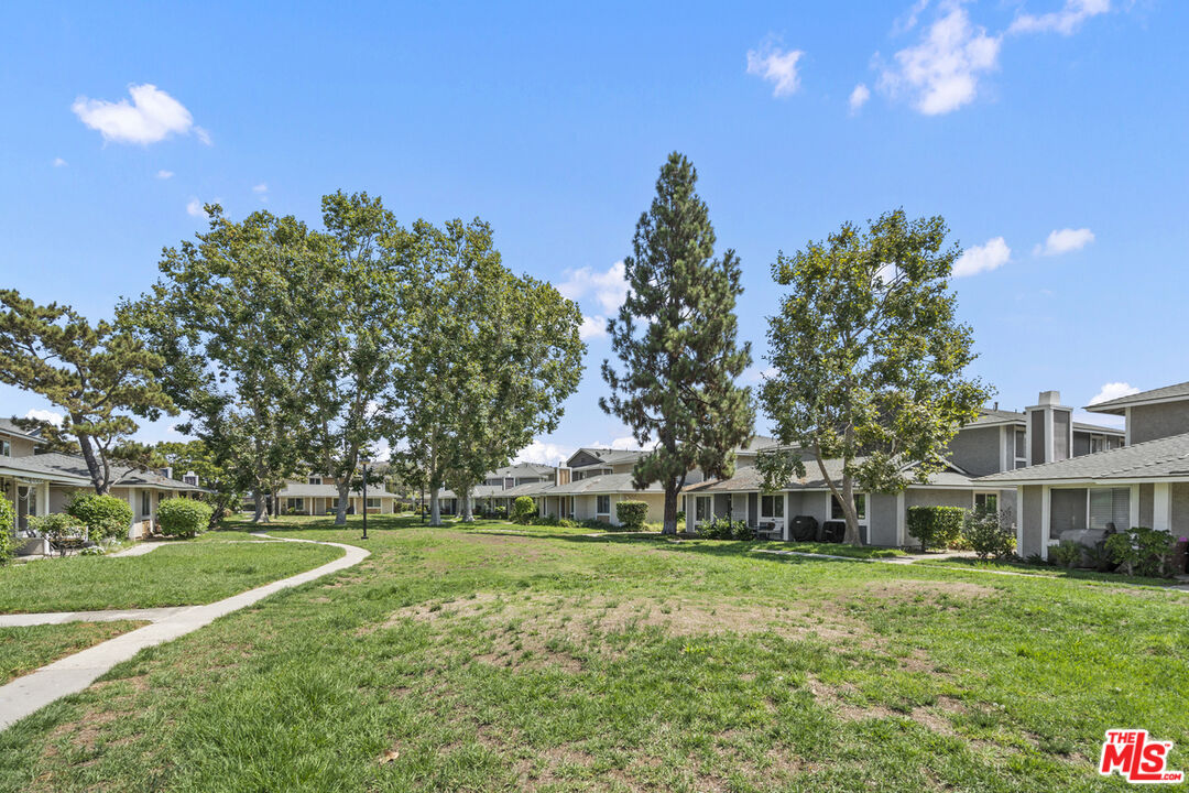 576 Spring Rd Unit: 70