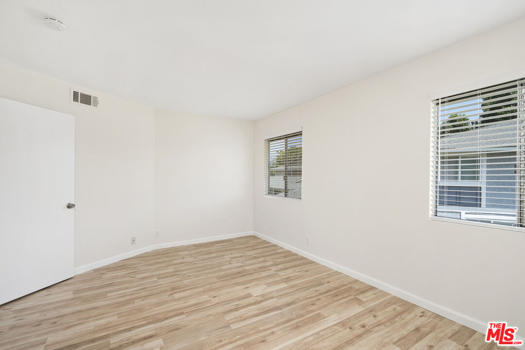 576 Spring Rd Unit: 70