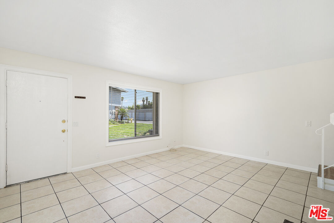 576 Spring Rd Unit: 70