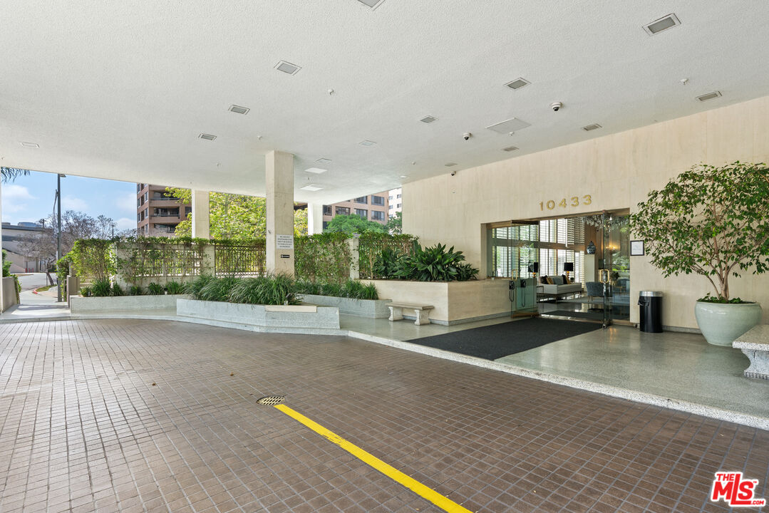 10433 Wilshire Blvd Unit: 601