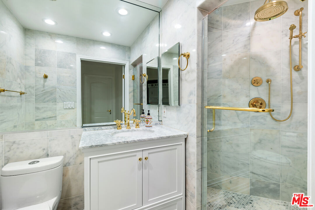 435 Arnaz Dr Unit: 104