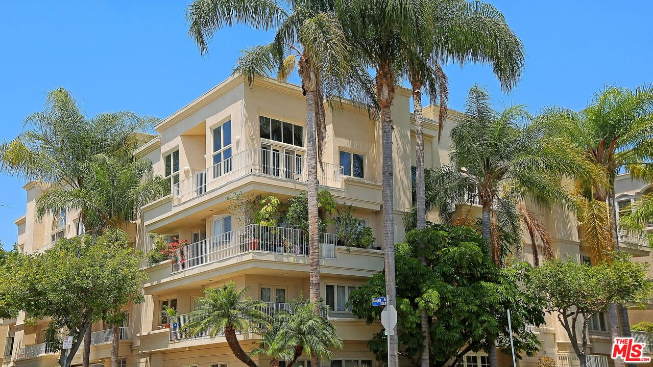 435 Arnaz Dr Unit: 104