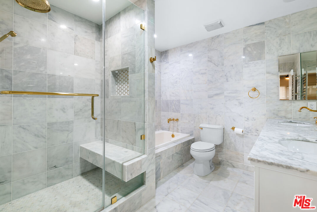 435 Arnaz Dr Unit: 104