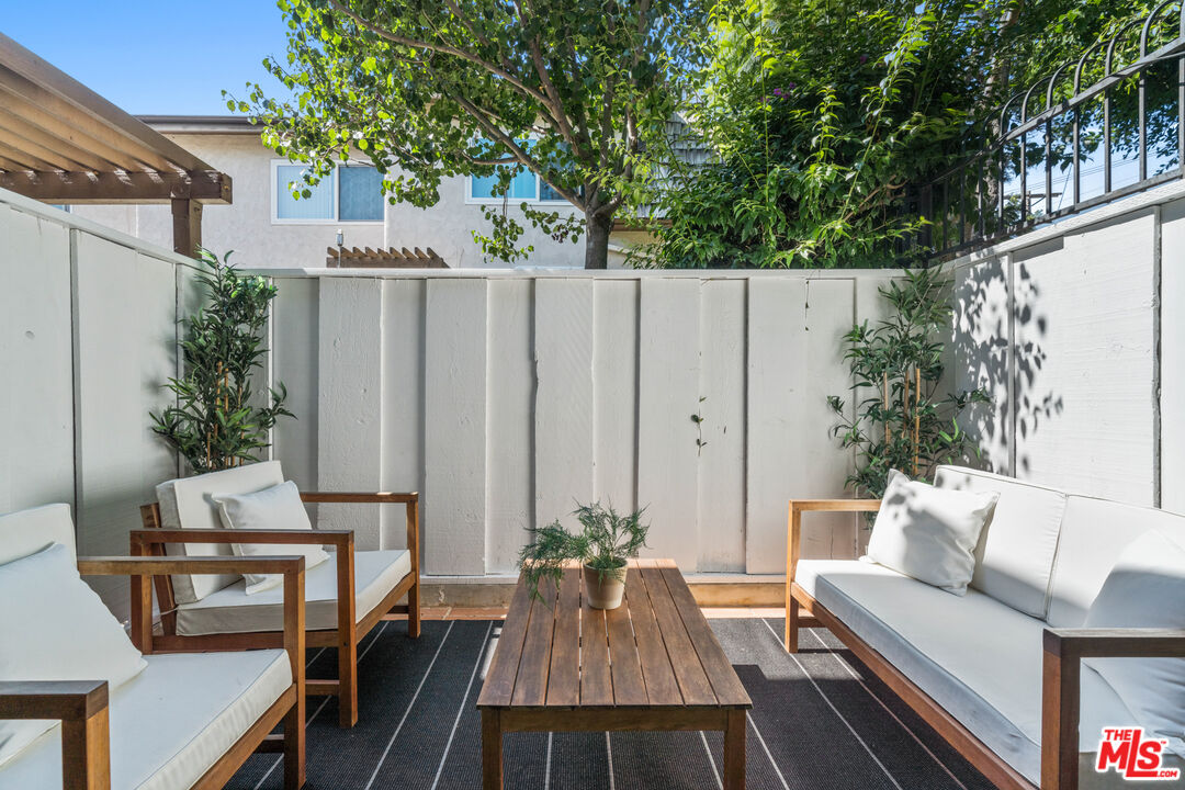 4601 Inglewood Blvd Unit: 1