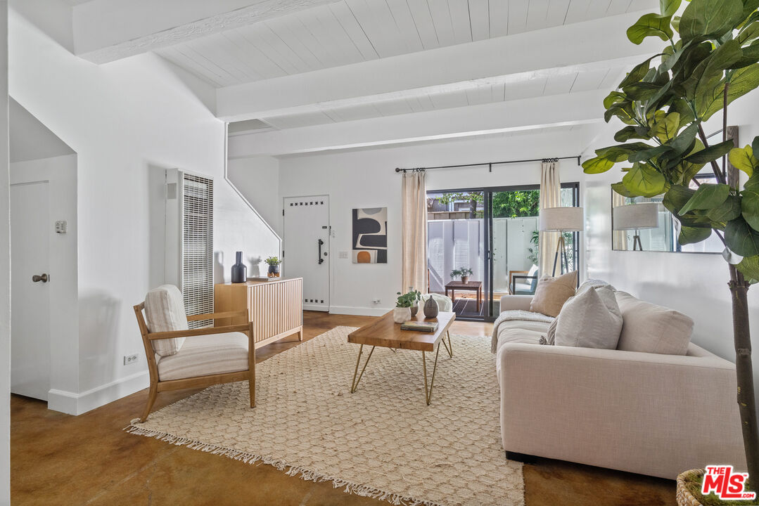 4601 Inglewood Blvd Unit: 1