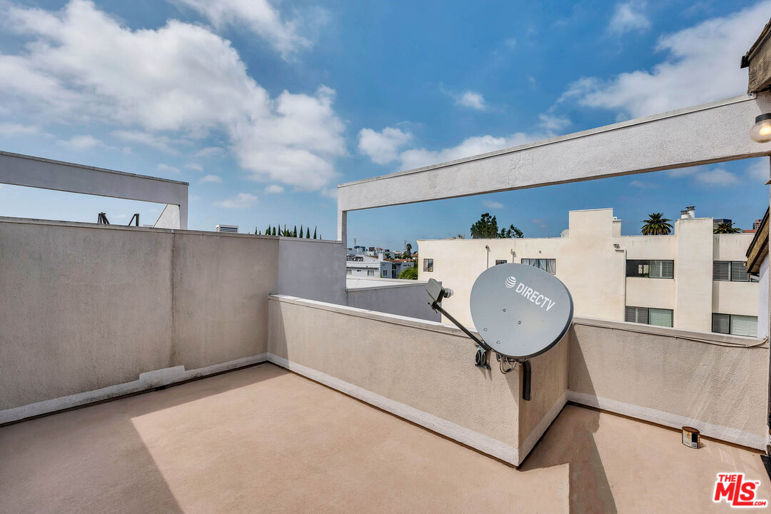 1740 Malcolm Ave Unit: 303