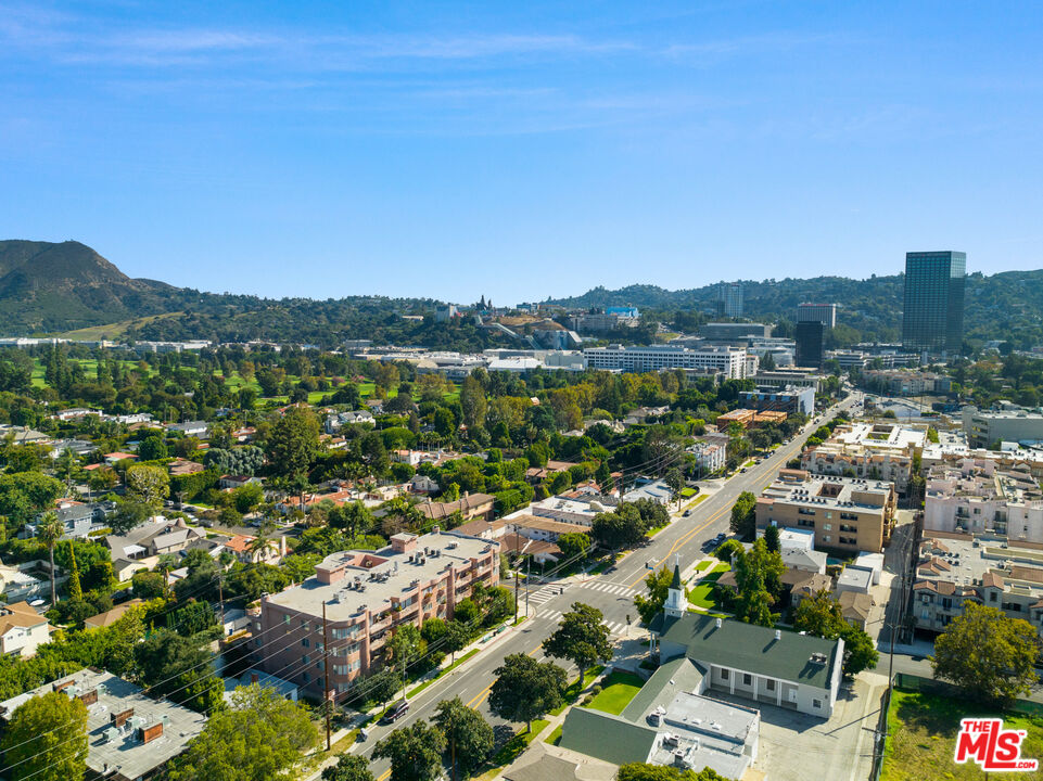 4310 Cahuenga Blvd Unit: 202