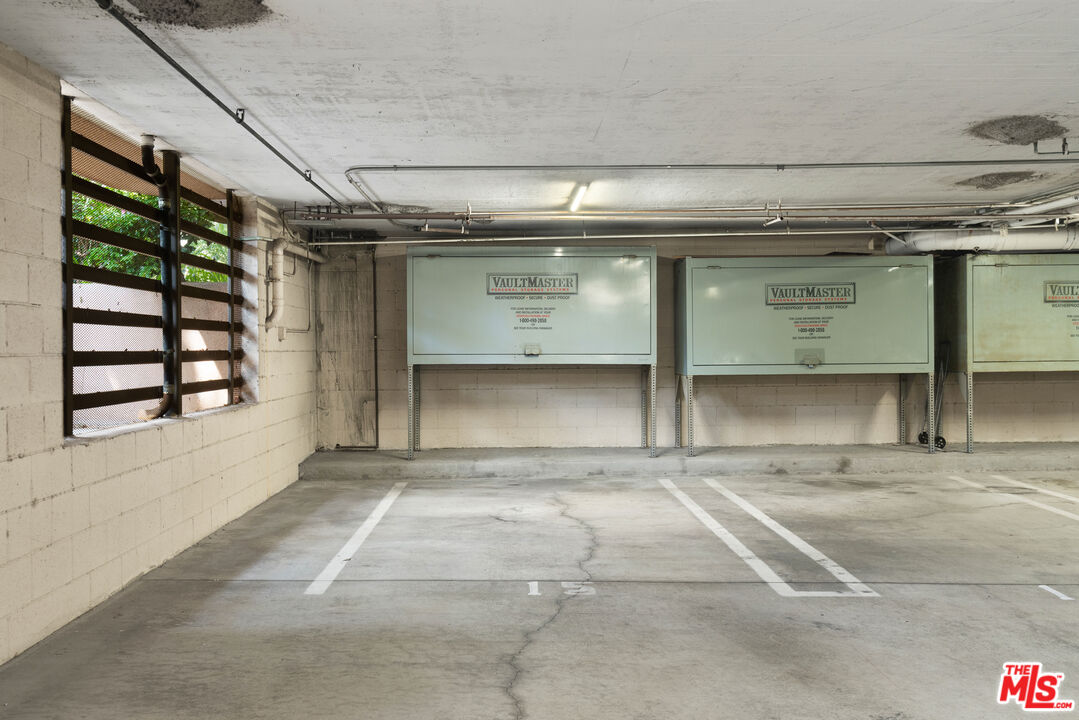 4310 Cahuenga Blvd Unit: 202