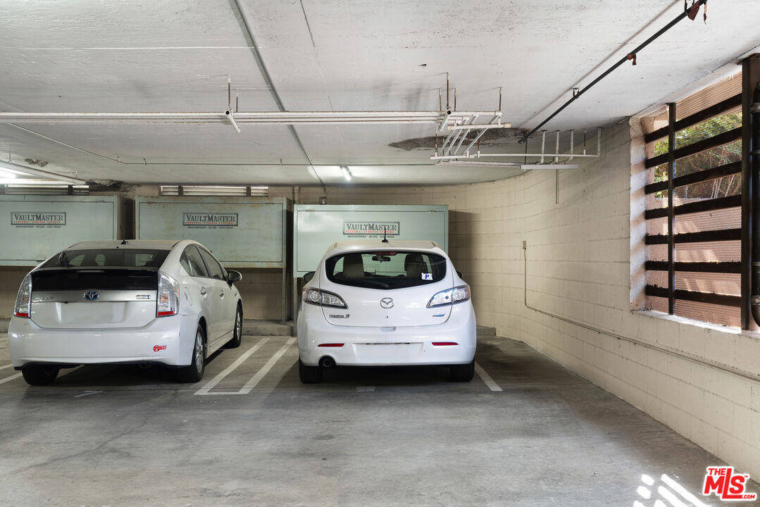 4310 Cahuenga Blvd Unit: 202