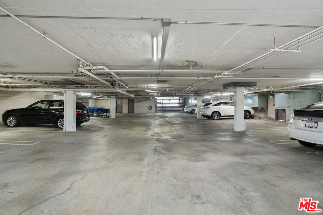 4310 Cahuenga Blvd Unit: 202