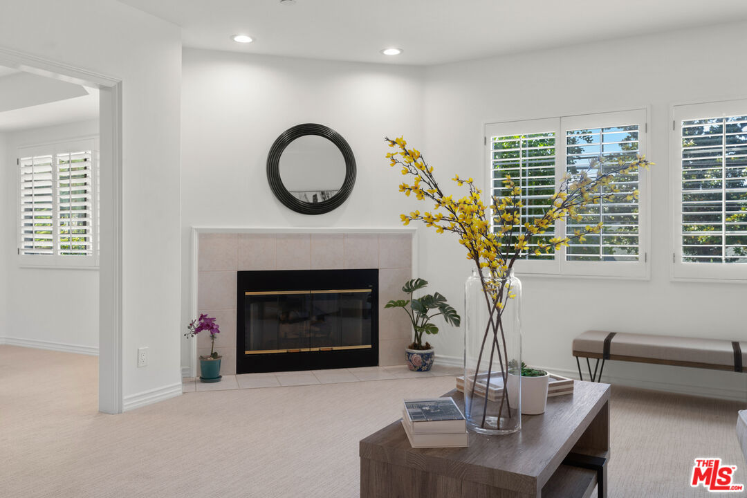 4310 Cahuenga Blvd Unit: 202