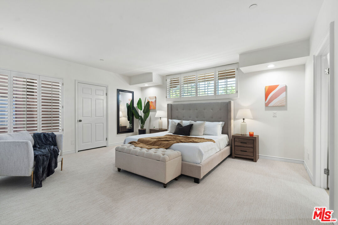 4310 Cahuenga Blvd Unit: 202