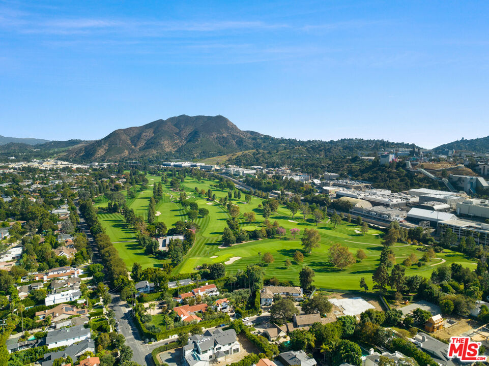 4310 Cahuenga Blvd Unit: 202