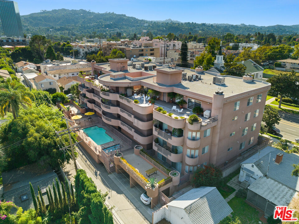 4310 Cahuenga Blvd Unit: 202