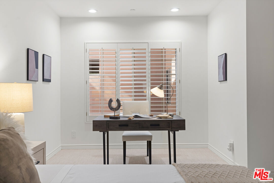 4310 Cahuenga Blvd Unit: 202