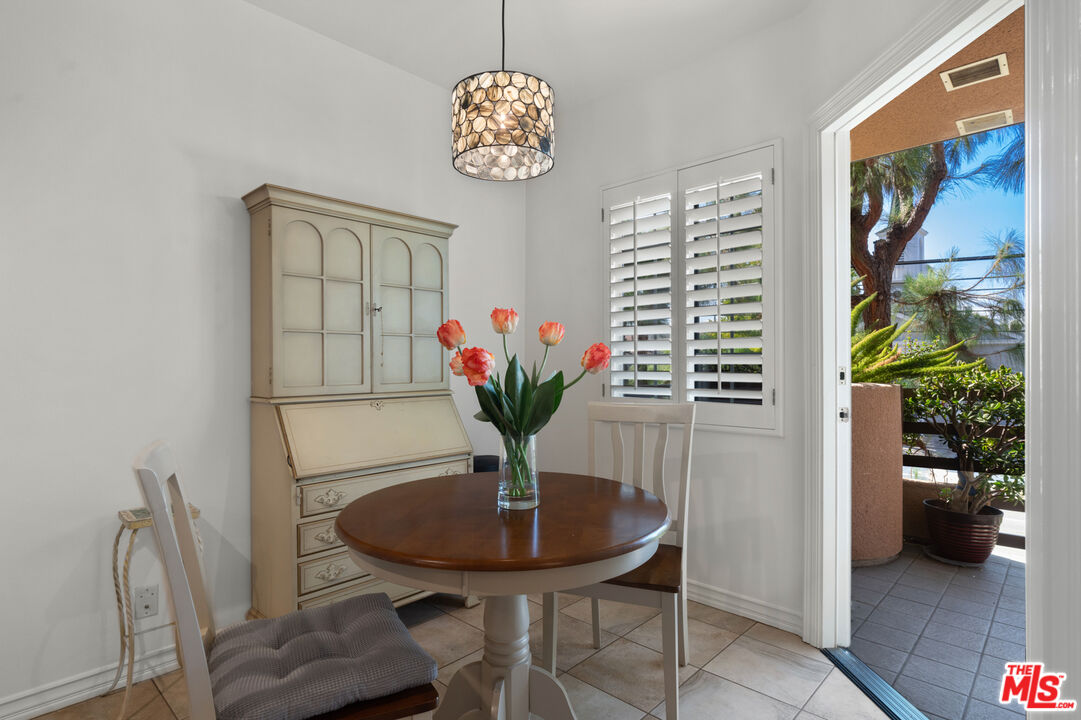 4310 Cahuenga Blvd Unit: 202