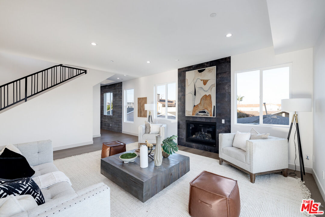 2010 Plant Ave Unit: B