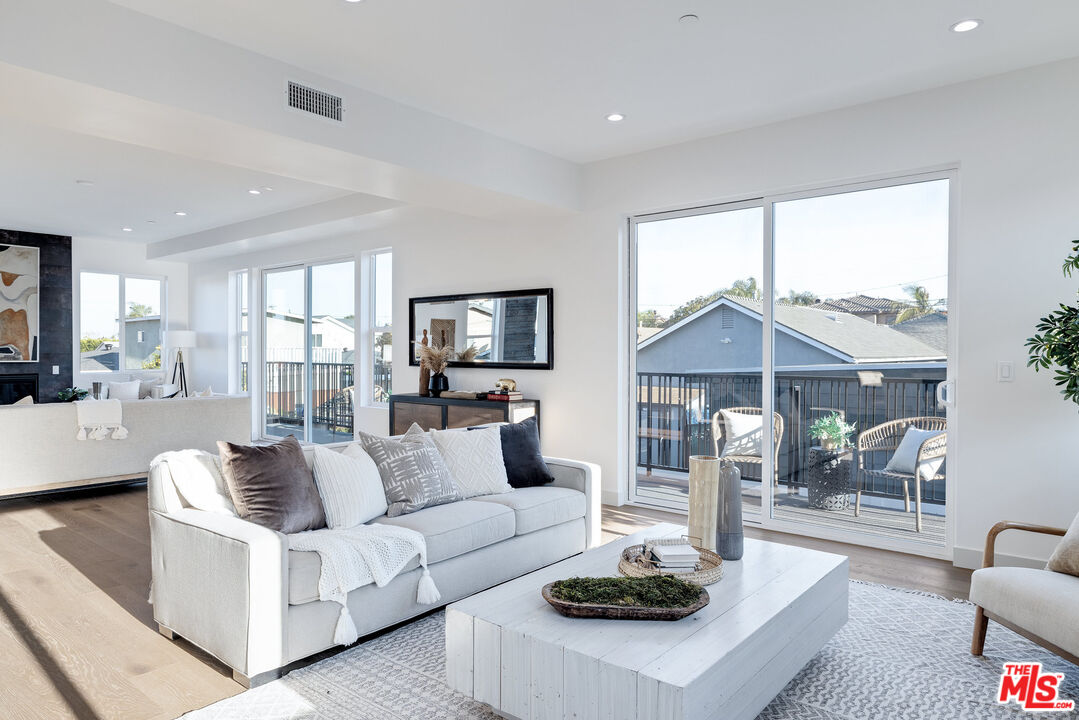 2010 Plant Ave Unit: B