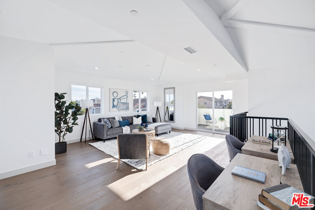 2010 Plant Ave Unit: B