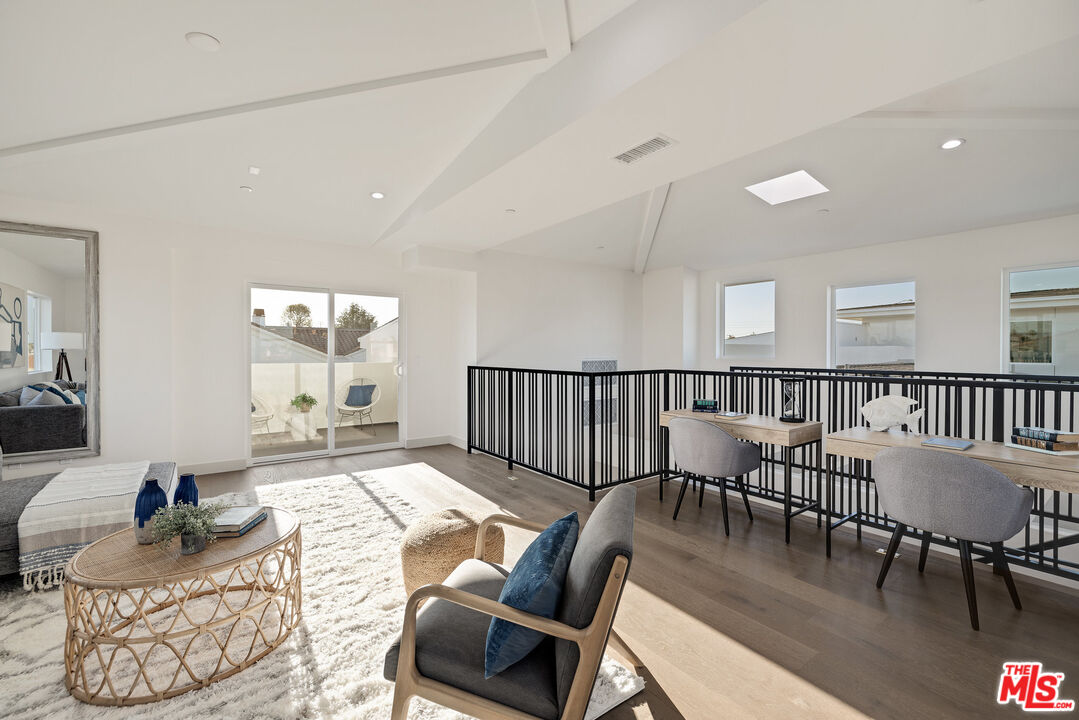 2010 Plant Ave Unit: B