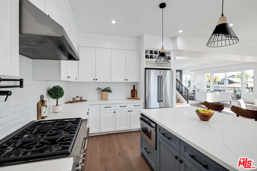 2010 Plant Ave Unit: B