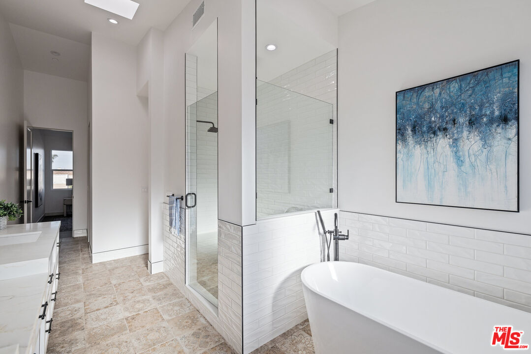 2010 Plant Ave Unit: B