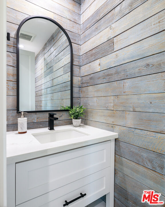 2010 Plant Ave Unit: B