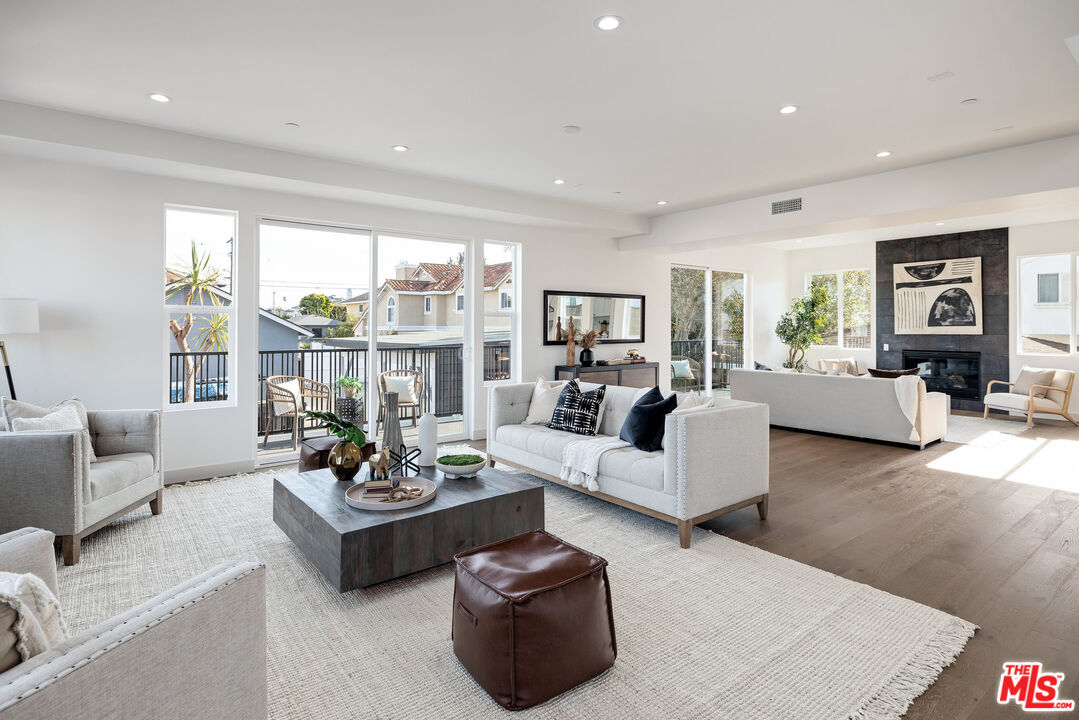 2010 Plant Ave Unit: B