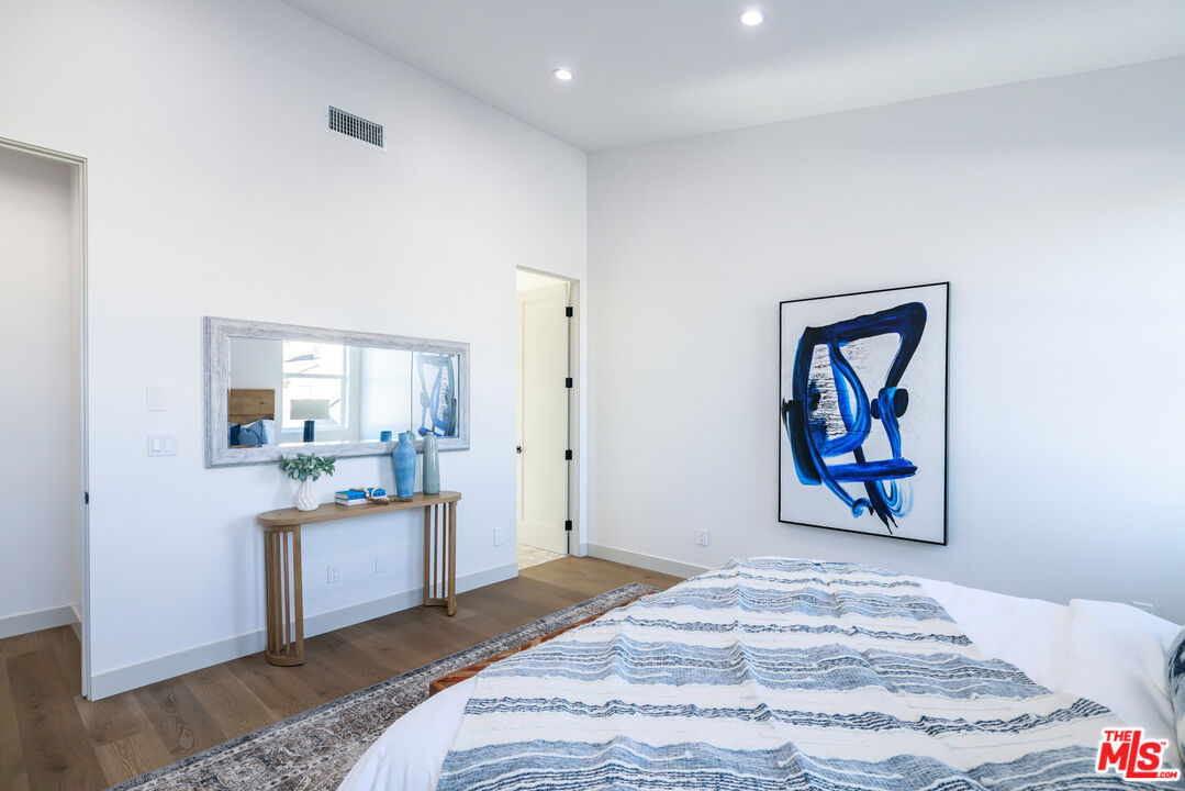 2010 Plant Ave Unit: B