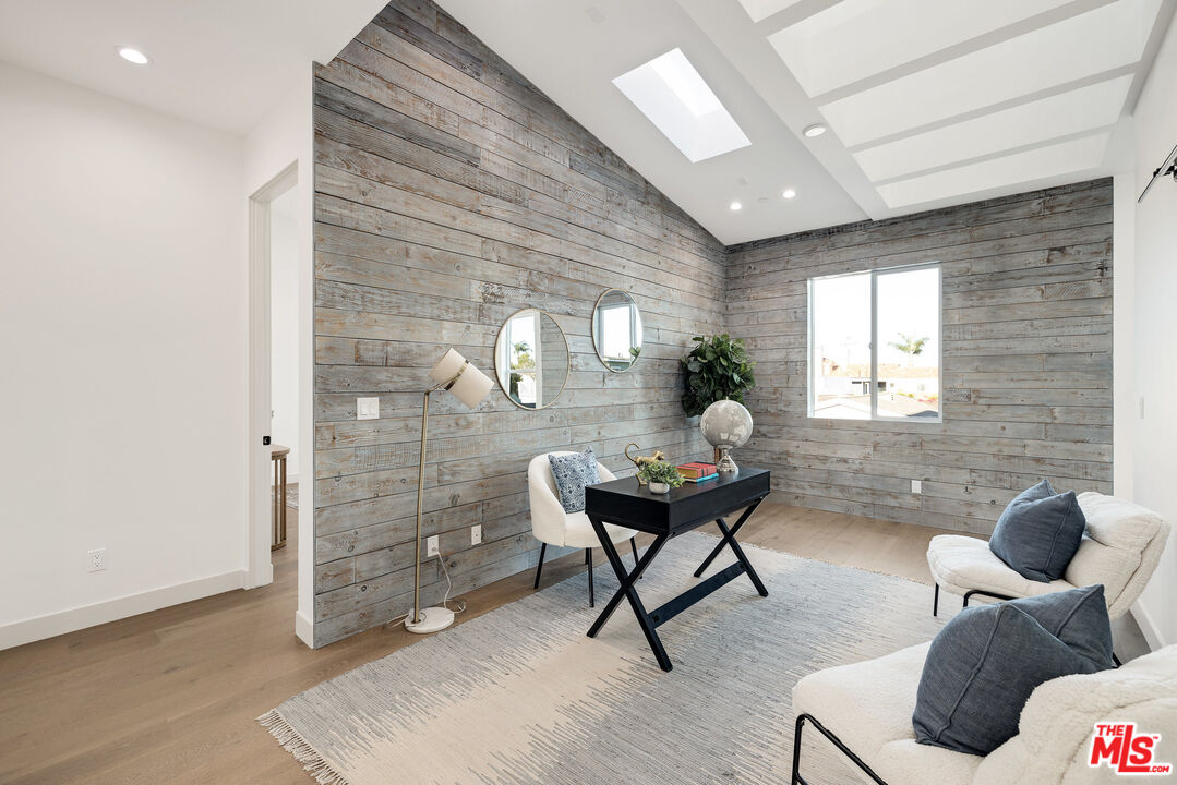 2010 Plant Ave Unit: B