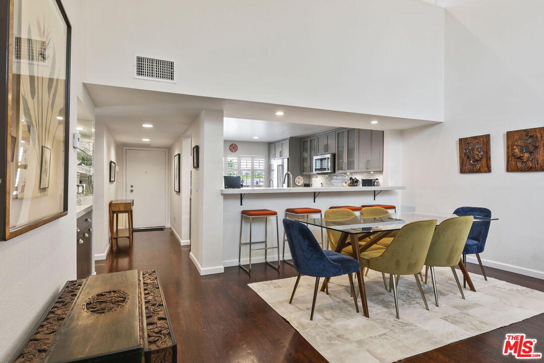 4242 Stansbury Ave Unit: PH1