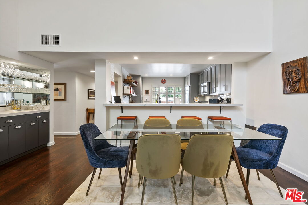 4242 Stansbury Ave Unit: PH1