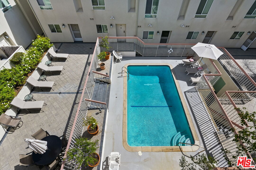 4242 Stansbury Ave Unit: PH1