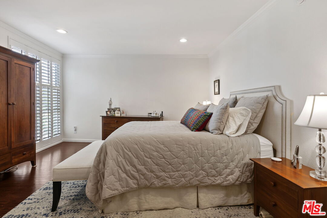 4242 Stansbury Ave Unit: PH1