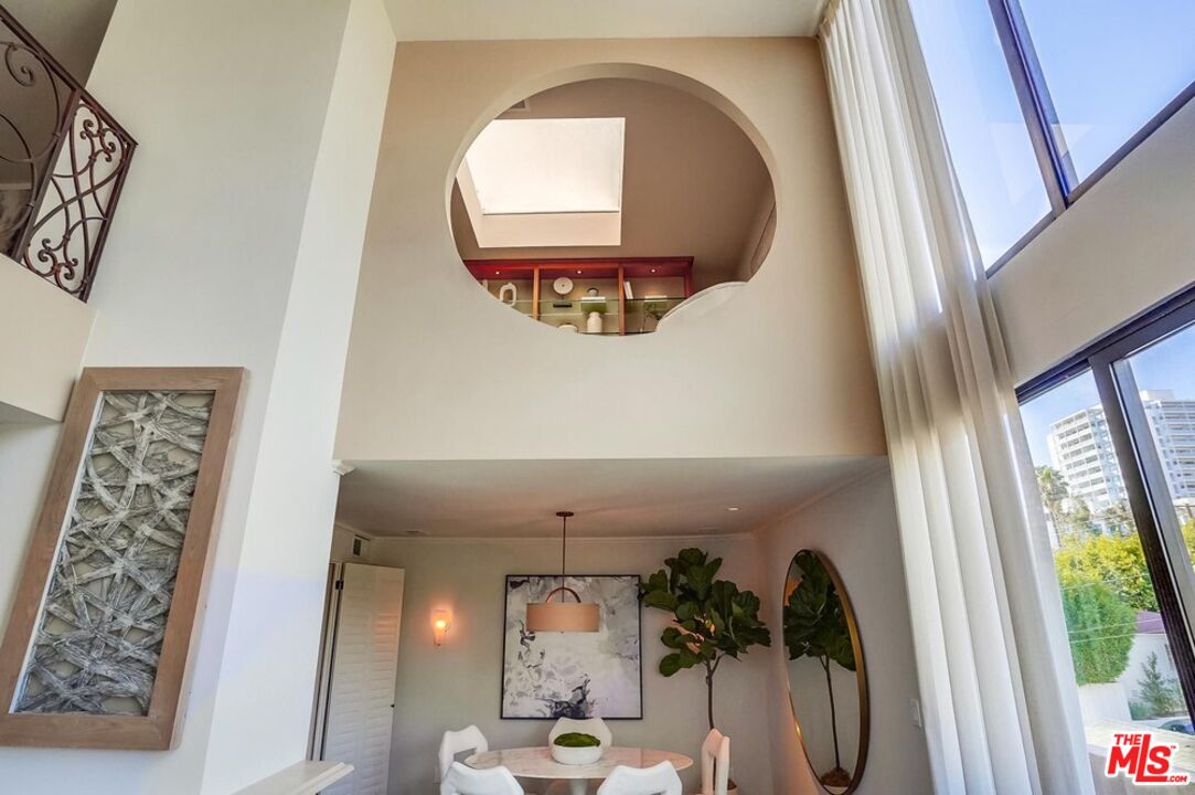 930 N Wetherly Dr Unit: 302