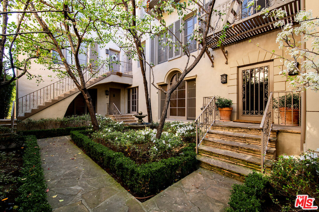 148 S Peck DR Unit: 6