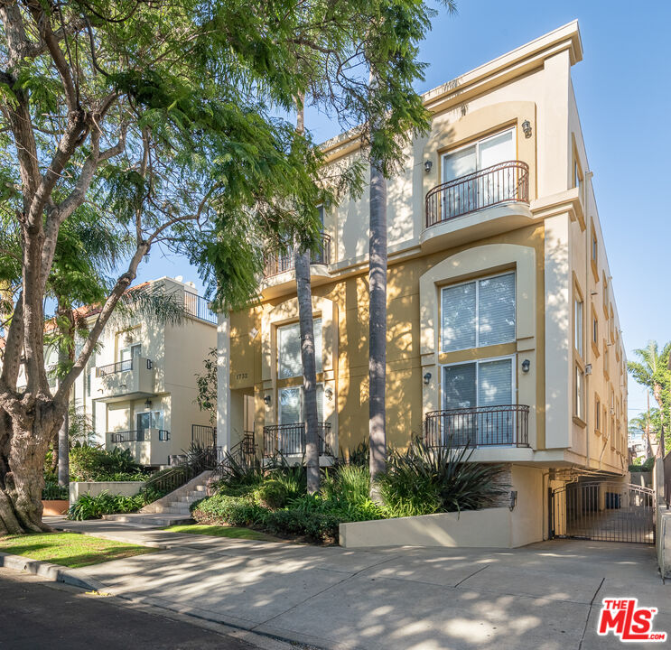 1732 Stoner Ave Unit: 102