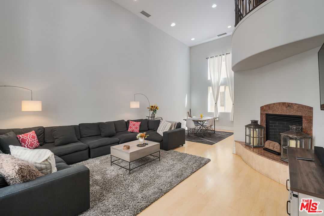 1732 Stoner Ave Unit: 102