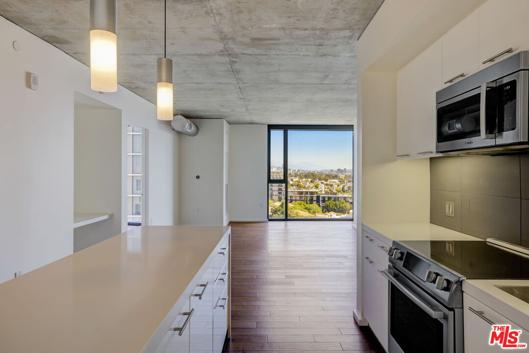 8500 W Sunset Unit: E602