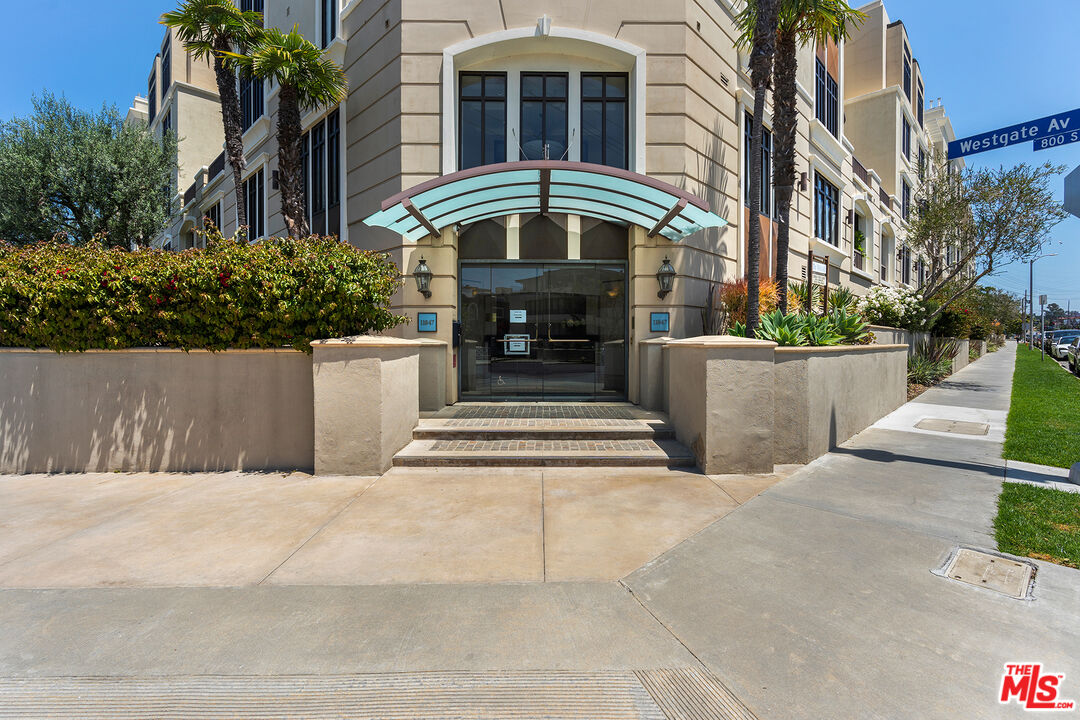 11847 Gorham Ave Unit: 214