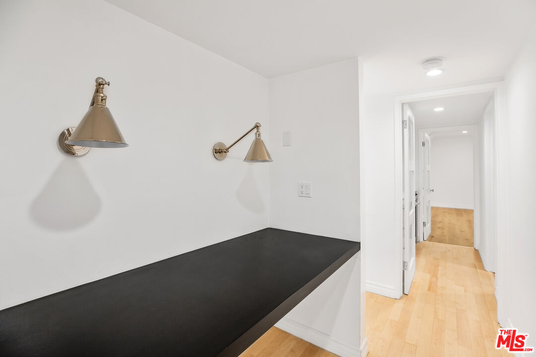 440 S Roxbury Dr Unit: 101