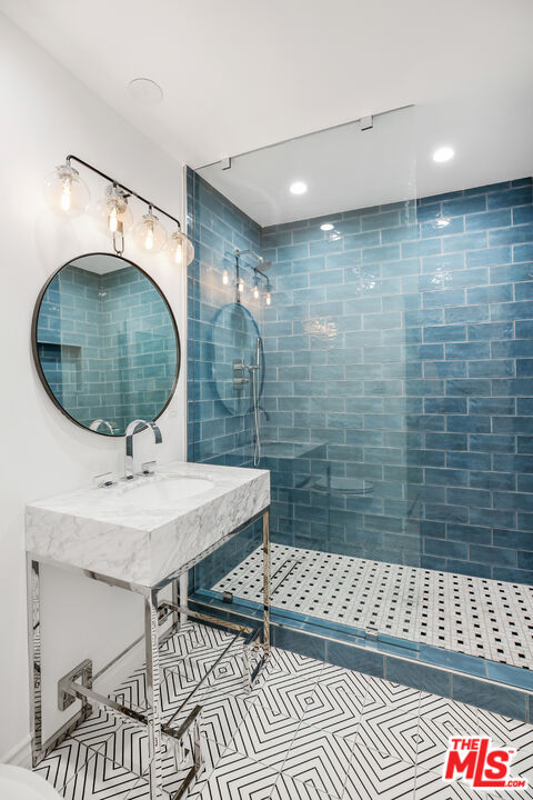 440 S Roxbury Dr Unit: 101