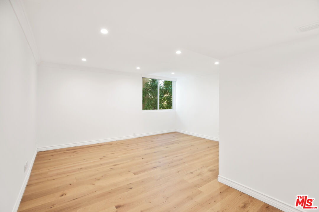 440 S Roxbury Dr Unit: 101